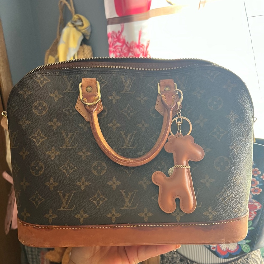 Authentic Louis Vuitton Alma PM Brown Monogram Handbag - Picture 2 of 11